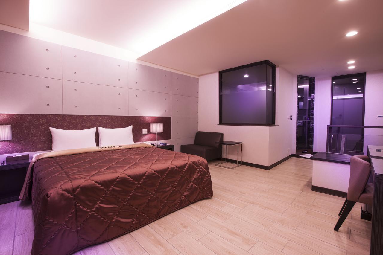 Foxdou Business Motel Tainan Zewnętrze zdjęcie
