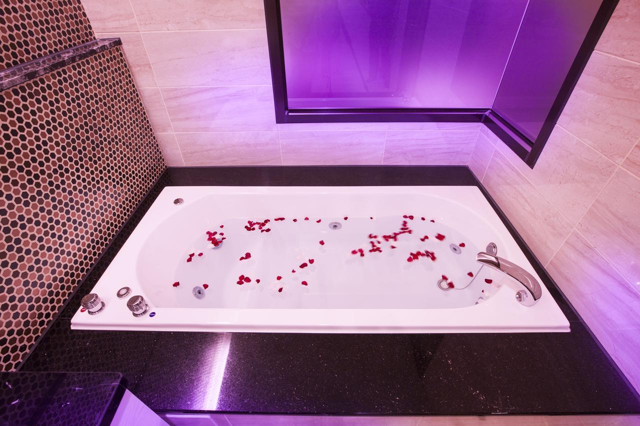 Foxdou Business Motel Tainan Zewnętrze zdjęcie