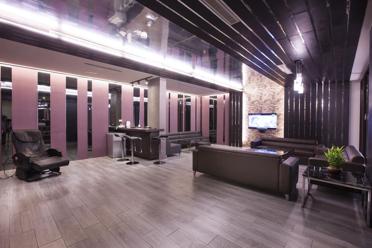 Foxdou Business Motel Tainan Zewnętrze zdjęcie
