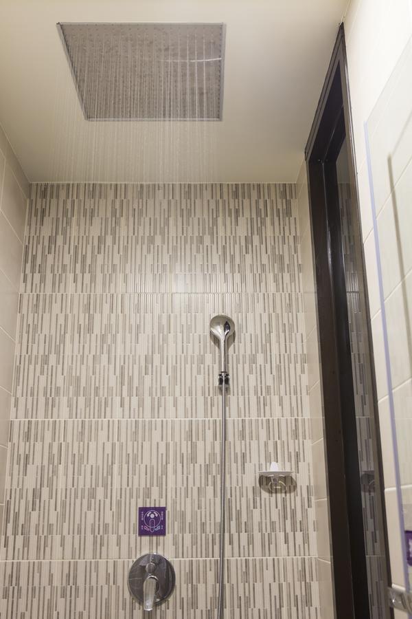 Foxdou Business Motel Tainan Zewnętrze zdjęcie