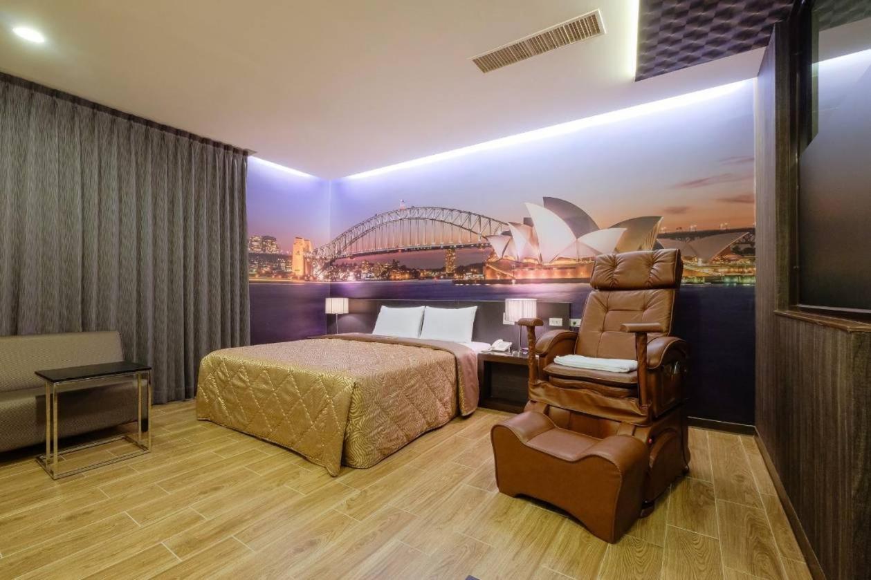 Foxdou Business Motel Tainan Zewnętrze zdjęcie